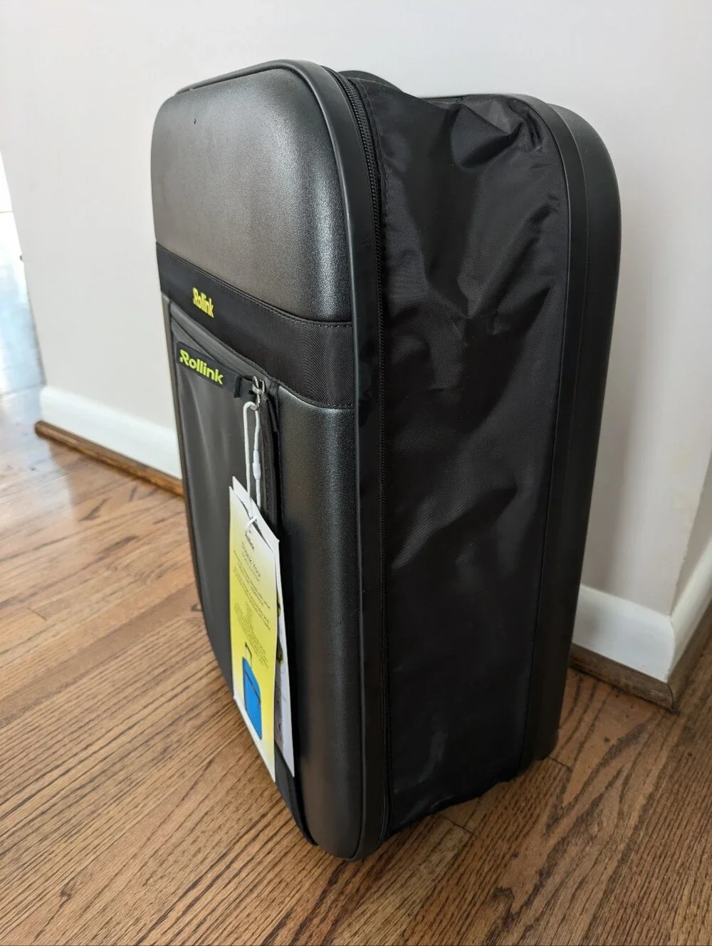 NWT Rollink Flex Aura Carry-On Plus 21.6